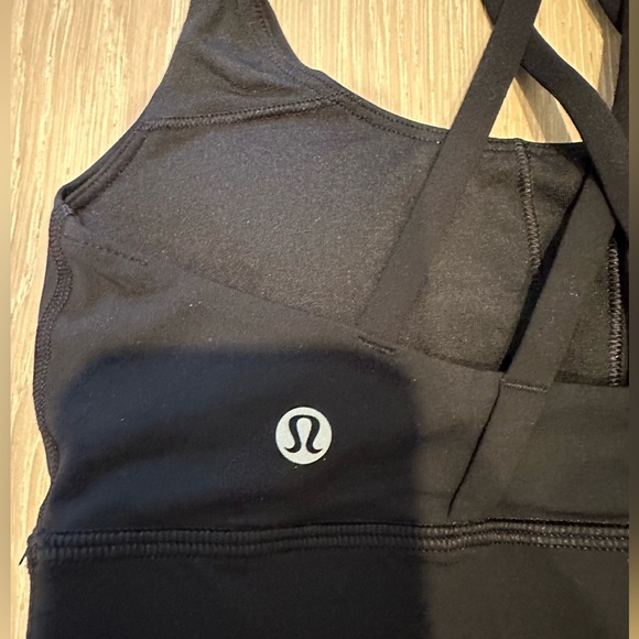 Lululemon Energy Bra Size 4 - Picture 2 of 6